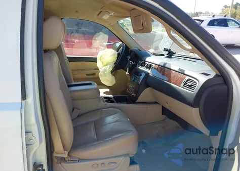 2007 Chevrolet Suburban 1500 Lt z USA, uszkodzony, nr VIN 1GNFK163X7J327772